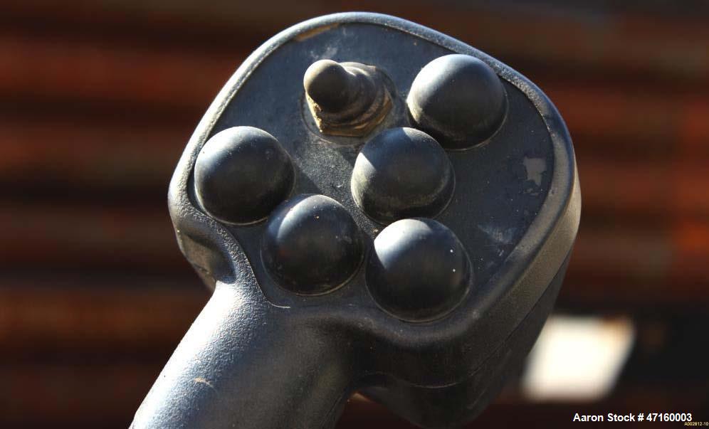 Used 2005 Vermeer D24X40II Directional Drill with 125 hp John Deere Diesel Engine. Machine features 24,000 lbs. of thrust and pullback, 4000 ft. lbs. of torque, 50 GPM Aplex Water Pump at 1300 psi. 5...