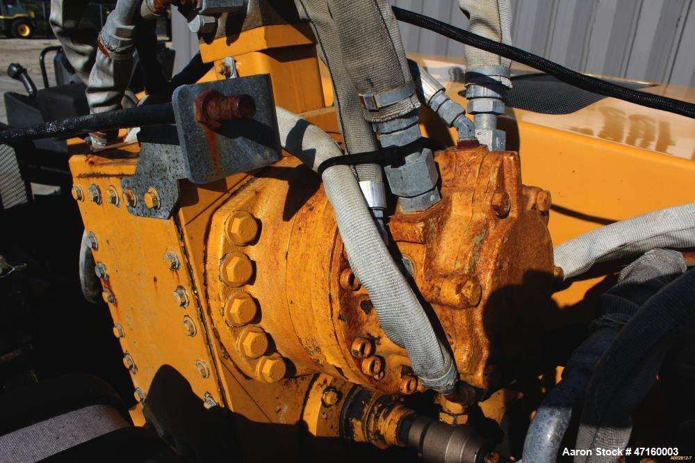 Used 2005 Vermeer D24X40II Directional Drill with 125 hp John Deere Diesel Engine. Machine features 24,000 lbs. of thrust and pullback, 4000 ft. lbs. of torque, 50 GPM Aplex Water Pump at 1300 psi. 5...