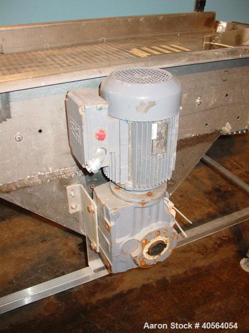 Used Bidirectional Accumulating Table, 32" wide x 8' long. Delrin style belting.