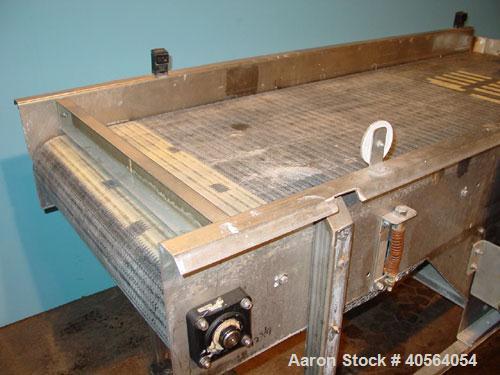 Used Bidirectional Accumulating Table, 32" wide x 8' long. Delrin style belting.