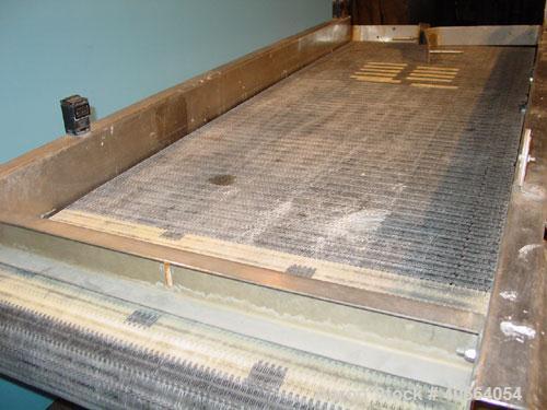 Used- Bidirectional Accumulating Table, 32" wide x 8' long. Delrin style belting.