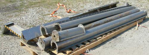 Used Screw conveyor parts, 304 stainless steel. Consisting of: Screw conveyor sections 4" diameter x 2" pitch, (2) 102" long, (2) 85" long, (1) 98" long, (3) 96" long, (1) 90" long. Screw conveyor tr...
