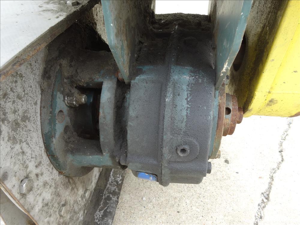 Used Thomas Conveyor Company Screw Conveyor, 304 Stainless Steel, Horizontal.