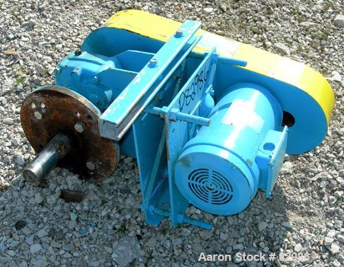 Used Thomas Conveyor Screw Conveyor, 316 Stainless Steel, Horizontal. 8" diameter x 213" long x 4" pitch screw. 10" end top feed, 10" x 10" end bottom outlet.Top bolt on cover with (2) 10" x 10" open...