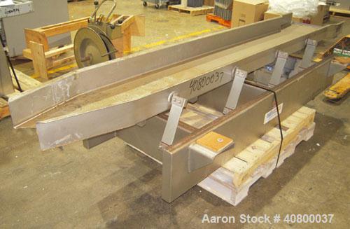 Used Key Technology ISO-FLO Vibratory Conveyor, Model 435541.1, 304 stainless steel. Maximum stroke approximately 8". Conveyor pan 5" deep, end feed section 21" wide x 10" long, middle section 18" wi...