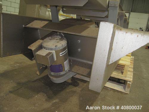 Used Key Technology ISO-FLO Vibratory Conveyor, Model 435541.1, 304 stainless steel. Maximum stroke approximately 8". Conveyor pan 5" deep, end feed section 21" wide x 10" long, middle section 18" wi...