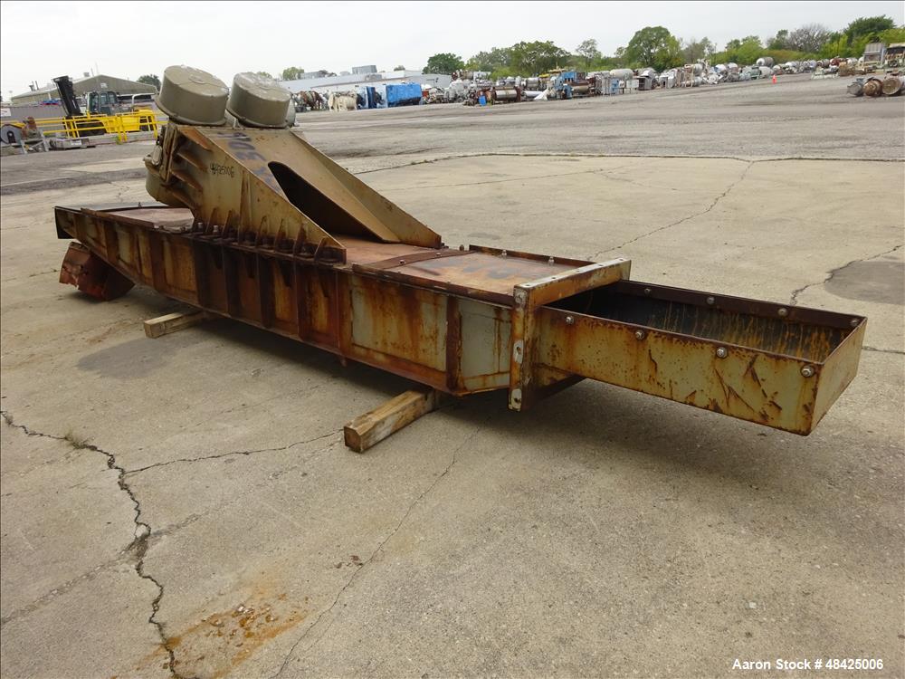 Used Viratory Conveyor, Carbon Steel.
