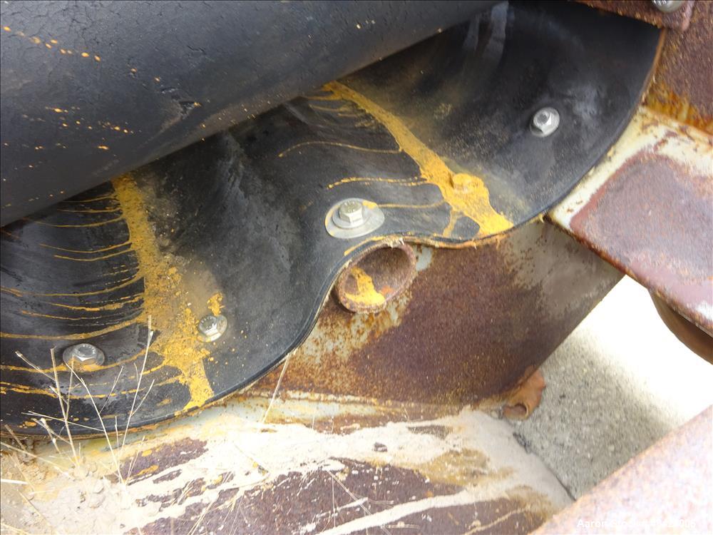 Used Viratory Conveyor, Carbon Steel.