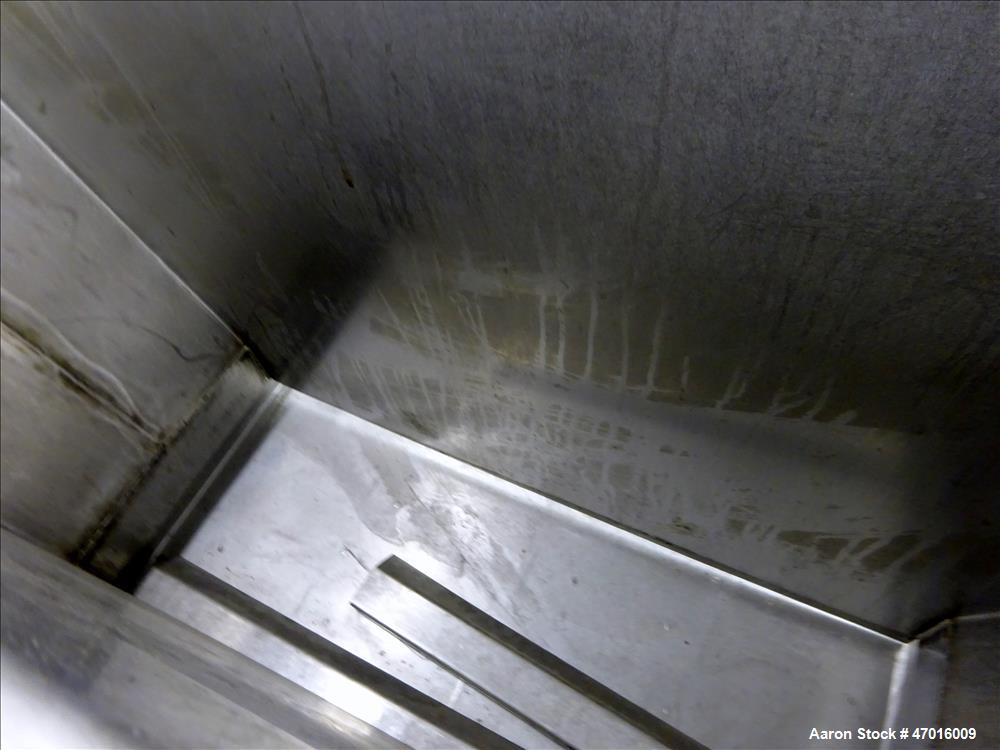 Used Allen Vibratory Conveyor Model MGD4400