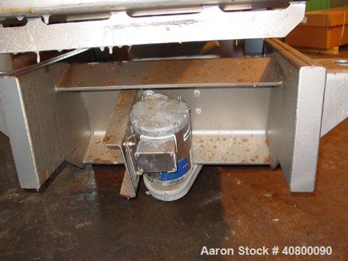 Used Key Technology ISO-FLO Vibratory Conveyor, Model 435541.1, 304 stainless steel. Maximum stroke approximately 8". Conveyor pan 5" deep, end feed section 21" wide x 10" long, middle section 18" wi...