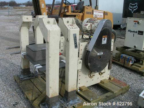 USED: 24" wide x 30' long x 8" deep vibrating conveyor, "slip-stick"design, manufactured by Triple S Dynamics. 304 stainless steel contact, model HDC-8/2.0/LH. Hinged cover. Air actuated slide valves...