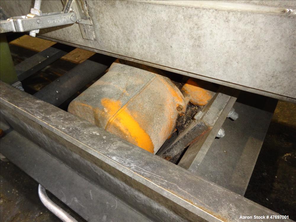 Used Triple S Dynamics Vibrating Conveyor, Model RLEB-18, 304 Stainless Steel. Approximate 18" wide x 166" long x 6" deep pan. Driven by a 1.2hp, 3/60/230/460 volt, 900 rpm vibratory motor. Mounted o...
