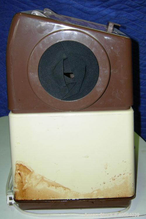 Used Peri-Pro Air Techniques Inc Model 90000, intraoral film processor unit.  Removable top cover, three developing trays.  Includes extra track.  500 watts, 60 Hz, 115 volt, 5 amps.  Serial # - A358...