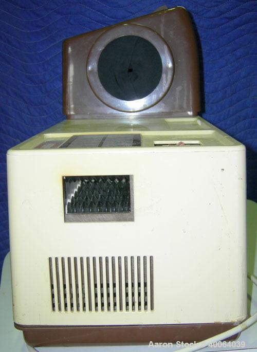 Used Peri-Pro Air Techniques Inc Model 90000, intraoral film processor unit.  Removable top cover, three developing trays.  Includes extra track.  500 watts, 60 Hz, 115 volt, 5 amps.  Serial # - A358...