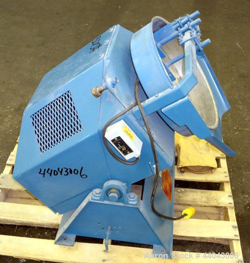 Used FEECO International Disc Pelletizer. Approximate 16” diameter x 3-1/4” deep 301 stainless steel pan. (3) Adjustable plow arms. Driven by a 1/4 hp, 60/115-2088/23660 volt, 1725 rpm motor.