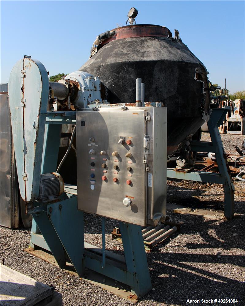 Used Gemco Double Cone Vacuum Dryer, Model Formulator, Approximately 40 Cubic Feet Working Capacity, 304 Stainless Steel. Maximum material density 65 pounds per cubic foot. Internal rated Vacuum at 5...