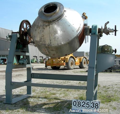 USED: Gemco double cone vacuum dryer, approximately 60 cubic foot working capacity, 304 stainless steel. Internal rated F/V at 250 deg F, stainless steel jacket rated 15 psi at 250 deg F. 70" diamete...