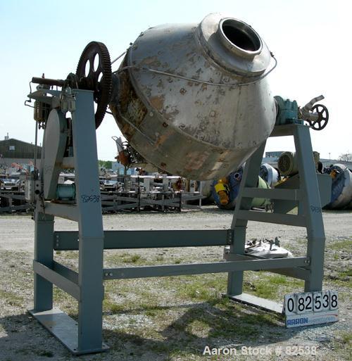 USED: Gemco double cone vacuum dryer, approximately 60 cubic foot working capacity, 304 stainless steel. Internal rated F/V at 250 deg F, stainless steel jacket rated 15 psi at 250 deg F. 70" diamete...