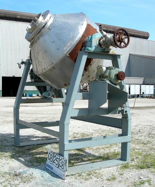 USED: Gemco double cone vacuum dryer, approximately 60 cubic foot working capacity, 304 stainless steel. Internal rated F/V at 250 deg F, stainless steel jacket rated 15 psi at 250 deg F. 70" diamete...