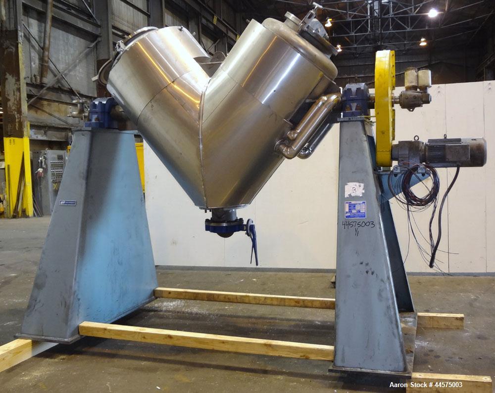Used Patterson Industries Twin Shell Vacuum Dryer, 20 Cubic Feet, 304 Stainless Steel. Internal rated 2psig & Full Vacuum at 32 to 360 degrees F, jacket rated 15 psig at 32 to 360 degrees F. 18" Diam...