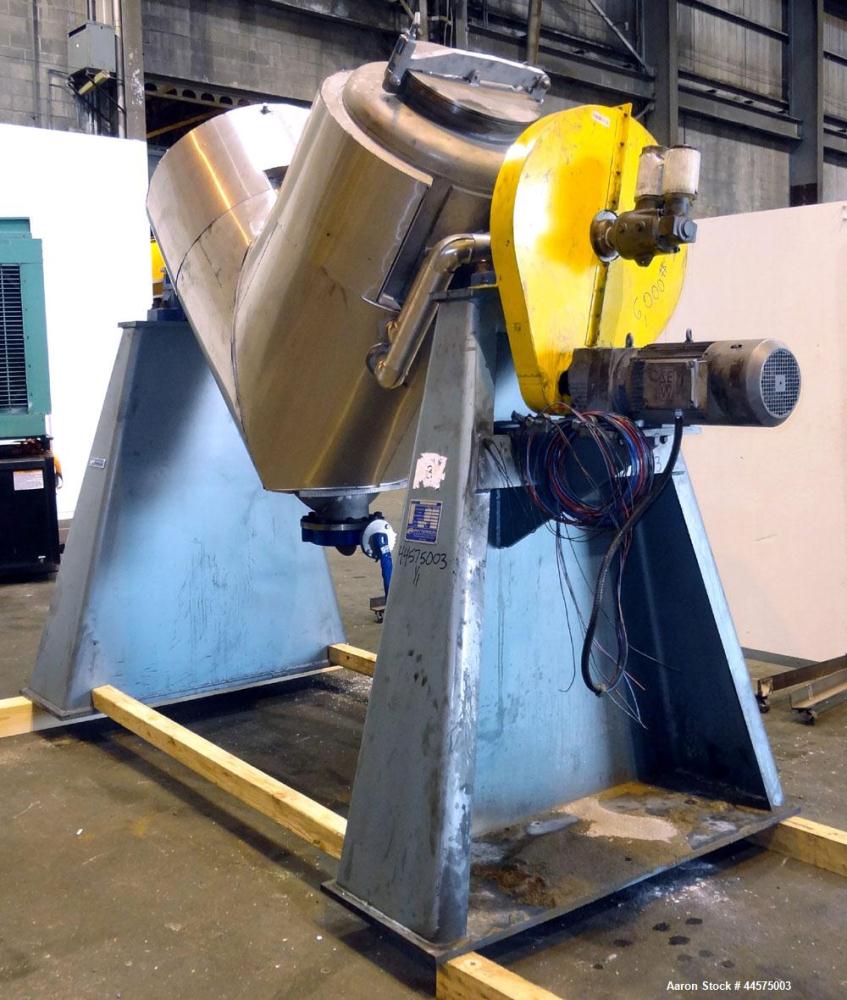 Used Patterson Industries Twin Shell Vacuum Dryer, 20 Cubic Feet, 304 Stainless Steel. Internal rated 2psig & Full Vacuum at 32 to 360 degrees F, jacket rated 15 psig at 32 to 360 degrees F. 18" Diam...