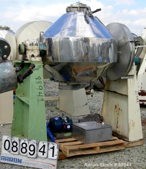 Used Patterson Pump Company Double Cone Vacuum Dryer, approximately 13.72 cubic feet working capacity, 316 stainless steel. 42" diameter x 12" straight side x 20" cones. Internal rated 25 psi at 275 ...
