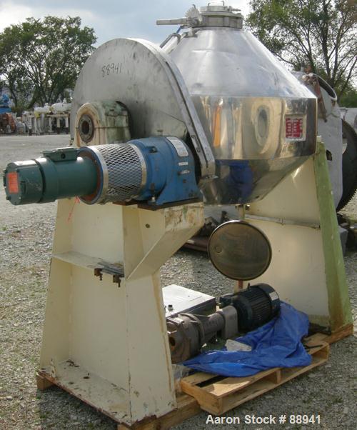Used Patterson Pump Company Double Cone Vacuum Dryer, approximately 13.72 cubic feet working capacity, 316 stainless steel. 42" diameter x 12" straight side x 20" cones. Internal rated 25 psi at 275 ...
