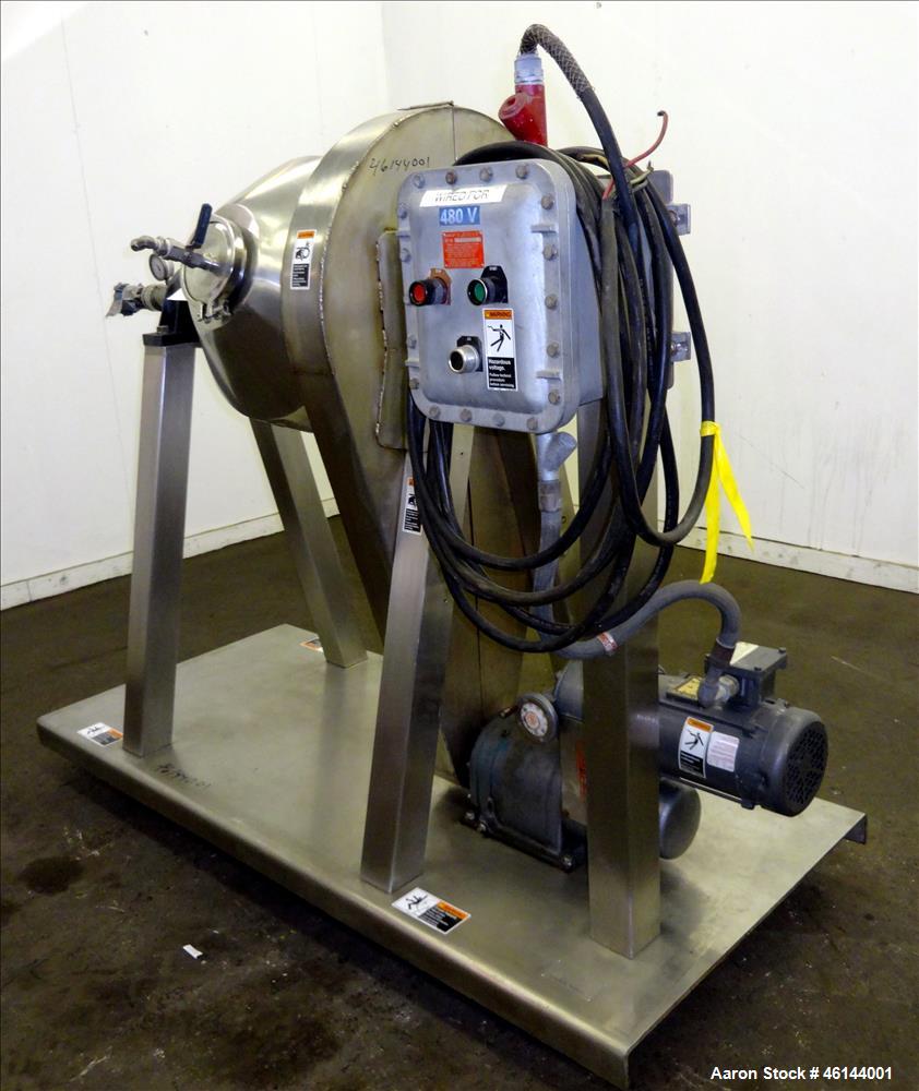 Used Paul O. Abbe Rota-Cone Vacuum Dryer, Model 18RCVD, 316L Stainless Steel. 1.28 Cubic feet working capacity (1.97 total). #4 Polished internal 18" diameter with vacuum line assembly. 304 Stainless...