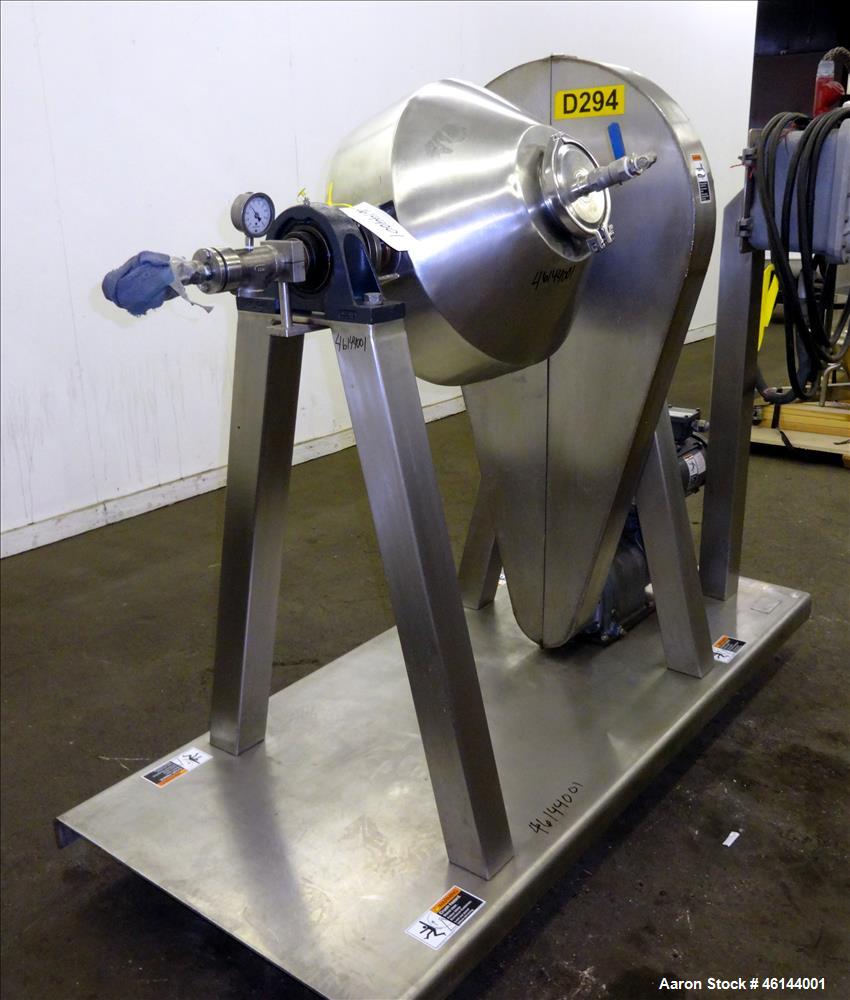 Used Paul O. Abbe Rota-Cone Vacuum Dryer, Model 18RCVD, 316L Stainless Steel. 1.28 Cubic feet working capacity (1.97 total). #4 Polished internal 18" diameter with vacuum line assembly. 304 Stainless...