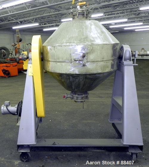Used Paul O Abbe Rota-Cone Vacuum Dryer, Model 36RCD. 8.1 Cubic feet working capacity, 13.5 total, 316 stainless steel. Internal rated FV to 14.7 psi at 450 degrees F, jacket rated 14.7 psi at 450 de...