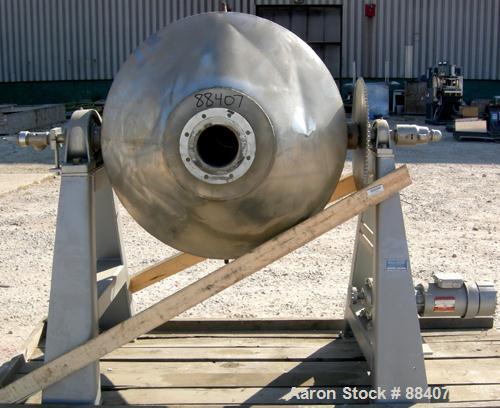 Used Paul O Abbe Rota-Cone Vacuum Dryer, Model 36RCD. 8.1 Cubic feet working capacity, 13.5 total, 316 stainless steel. Internal rated FV to 14.7 psi at 450 degrees F, jacket rated 14.7 psi at 450 de...