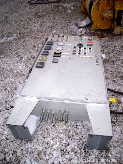 Used Carrier Vibrating Equipment Vibratory Continuous Fluid Bed Dryer/Cooler, model QAD/C3-2460S, 304 stainless steel. Approximate 23" wide x 222" long bottom screen.  Stroke 3/16". Top end inlet, en...
