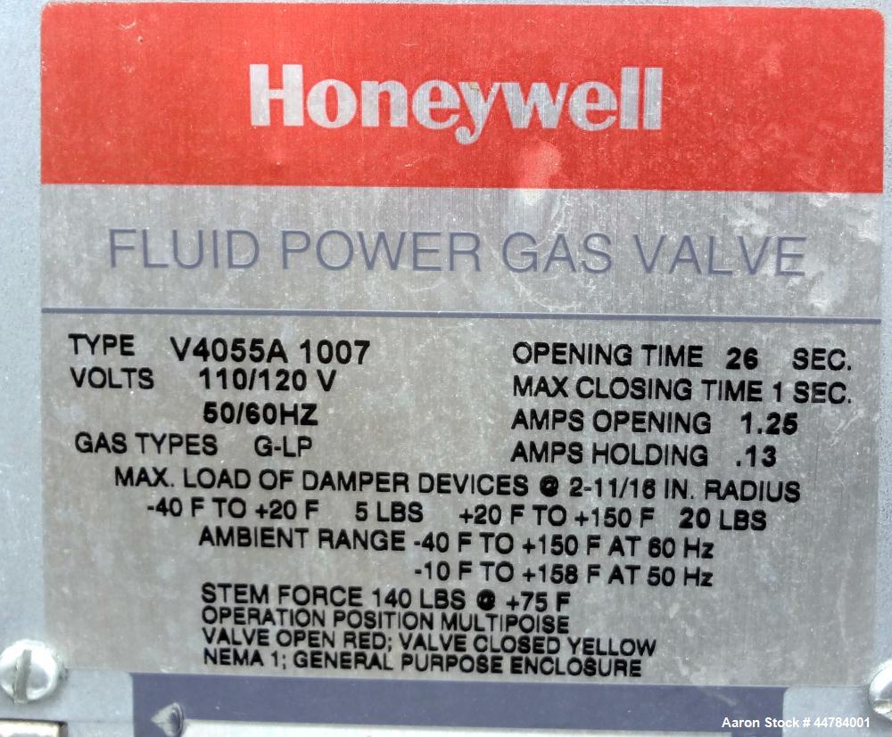 Used Witte Vibrating Fluid Bed Dryer System, 304 Stainless Steel.  (5) Zone, gas heated, rated 8,000,000 btu/hr. Approximately 48” wide x 30’ long wide wedge wire screen.  Driven by a 7.5 hp, 3/60/23...