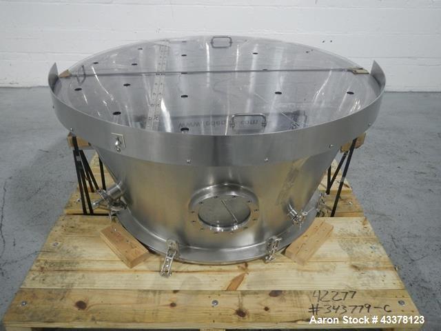 Used Glatt LD 120 SF Bowl Inverter. Stainless steel construction designed to lift and invert 120 liter Glatt fluid bed dryer bowls.  Unit includes bowl clamp and funnel, post mount with operator inte...