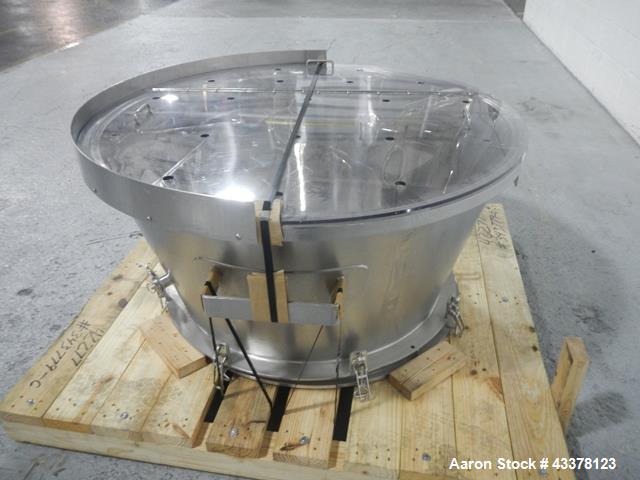 Used Glatt LD 120 SF Bowl Inverter. Stainless steel construction designed to lift and invert 120 liter Glatt fluid bed dryer bowls.  Unit includes bowl clamp and funnel, post mount with operator inte...