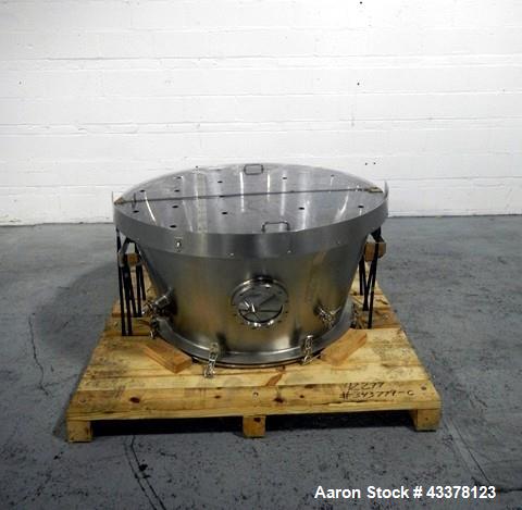 Used Glatt LD 120 SF Bowl Inverter. Stainless steel construction designed to lift and invert 120 liter Glatt fluid bed dryer bowls.  Unit includes bowl clamp and funnel, post mount with operator inte...