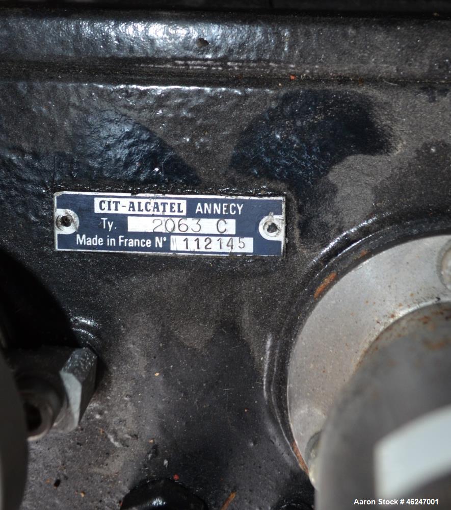 Used American Lyophilizer Freezer Dryer, Approximate 30 Square Feet, 304 Stainless Steel. Chamber approximate 38" wide x 28-1/2" tall x 40" deep. (6) 24" Wide x 36" long x 1" thick jacketed shelves, ...