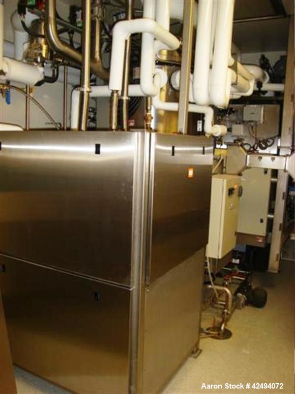 Used Usifroid freeze dryer, 47.3 sq ft (4.4 sq meter), model SMH 440.F.PSA.BV.V.PP.S, 316L stainless steel chamber and product contact surfaces, with (8) 24" x 36" usable shelves, 3.5" shelf spacing,...