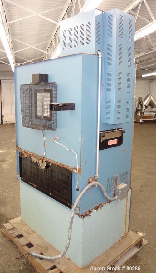Used- Blue M Oven, Model DC-256A-FHP-1. Maximum temperature range to 316 degrees C (600 degrees F). Chamber measures 20" dee...