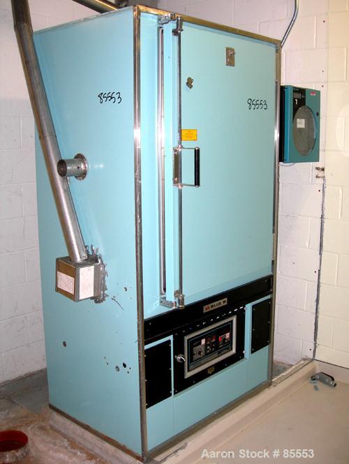 USED: Blue M oven, model DC-336C, stainless steel chamber, 25" wide x 38" high x 20" deep. Temperature range 343 degrees C/650 degrees F. Hinged front door. 1/60/208-240 volt. Side mounted chart reco...