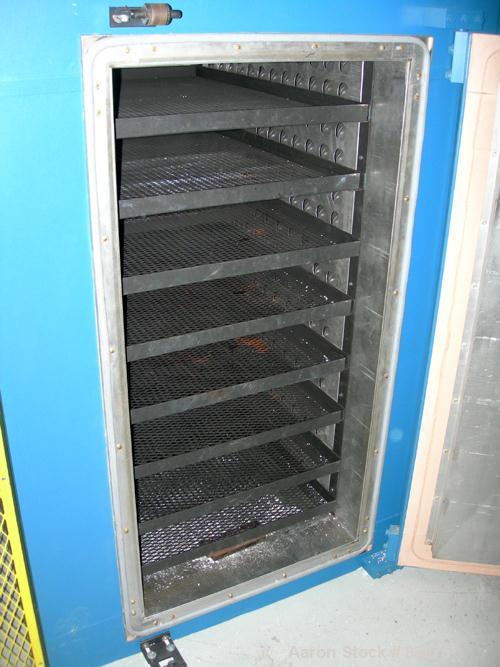 USED: Grunberg industrial cabinet oven, model C4CH240, 24 cubic feet capacity. Interior 24" wide x 48" high x 36" deep. 3/460 volt, 12 kw. 8 trays, hinged door, circulation 1200 cfm, horizontal air f...