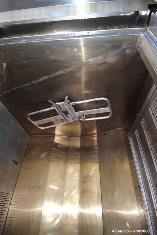 Used Revent 620 Double Rack Natural Gas Oven, Model 1X1GS135G. Approximate chamber 55" wide x 48" deep x 75" tall. Single hinged door with window, heating capacity 375,000 BTU/HR. Serial# U9620310481...