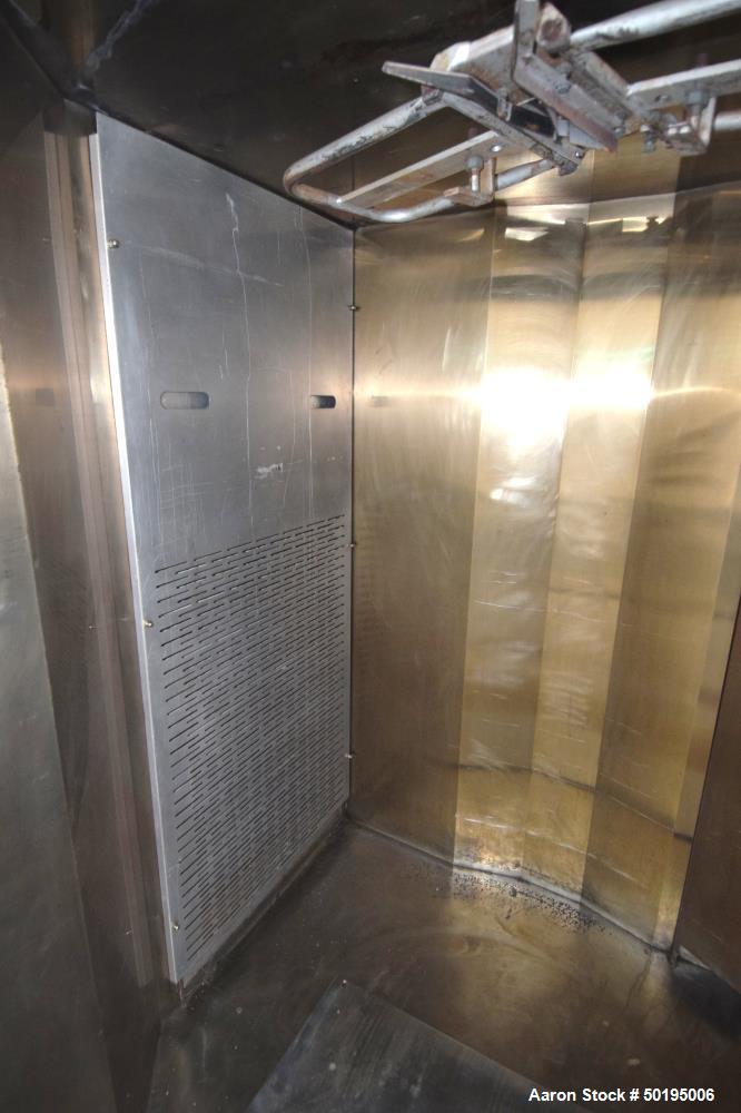 Used Revent 620 Double Rack Natural Gas Oven, Model 1X1GS135G. Approximate chamber 55" wide x 48" deep x 75" tall. Single hinged door with window, heating capacity 375,000 BTU/HR. Serial# U9620310481...