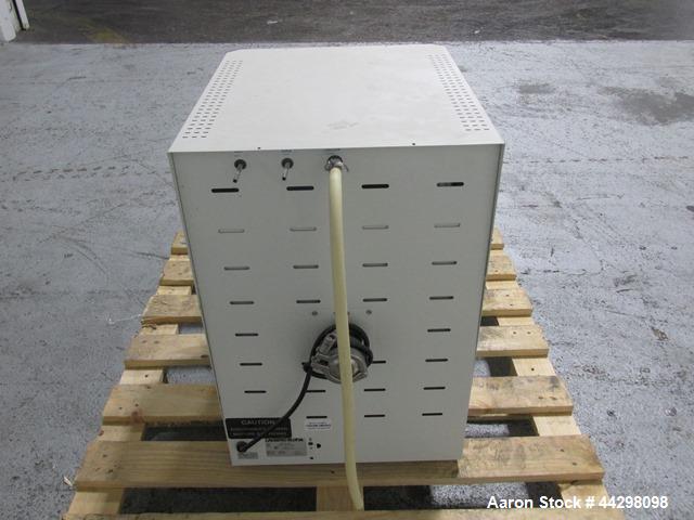 Used Thermo Scientific Lindberg/Blue M Vacuum Oven, Model V0914A. Approximate 18.6 liter, 115 volt, part# 9100731.