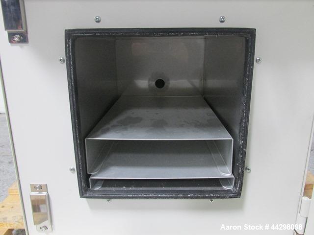 Used Thermo Scientific Lindberg/Blue M Vacuum Oven, Model V0914A. Approximate 18.6 liter, 115 volt, part# 9100731.
