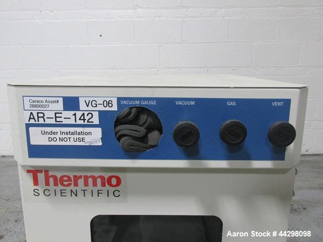 Used Thermo Scientific Lindberg/Blue M Vacuum Oven, Model V0914A. Approximate 18.6 liter, 115 volt, part# 9100731.