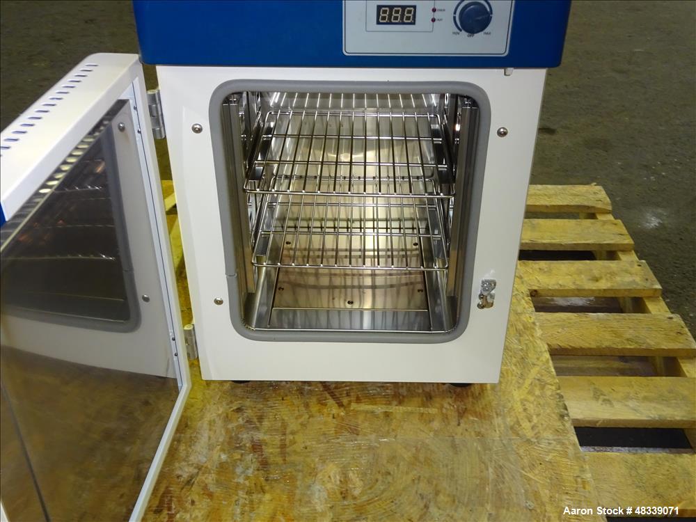 Used- VWR Gravity Convection Oven, Model 414004-556.