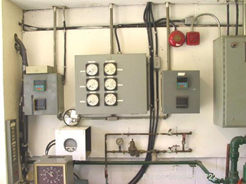 USED: Heil model 85-24, 8'5" diameter x 24'5" long, single pass,rotary drum dryer system with new 15 million btu oil/natural gasburners, remote auto-controls and electrical. Complete with feeder,trun...
