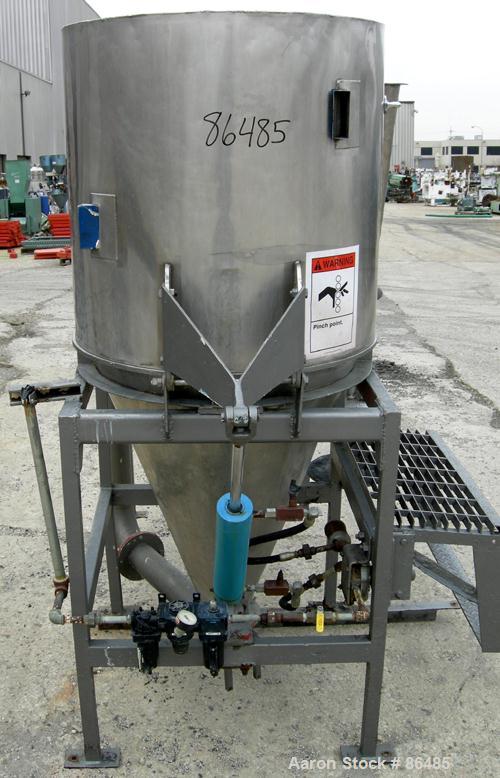 USED: Bowen Engineering conical type laboratory spray dryer, 316 stainless steel. 30" diameter x 30" straight side x 36" coned bottom. Top entering model NS3 spray nozzle atomizer. Approximate evapor...