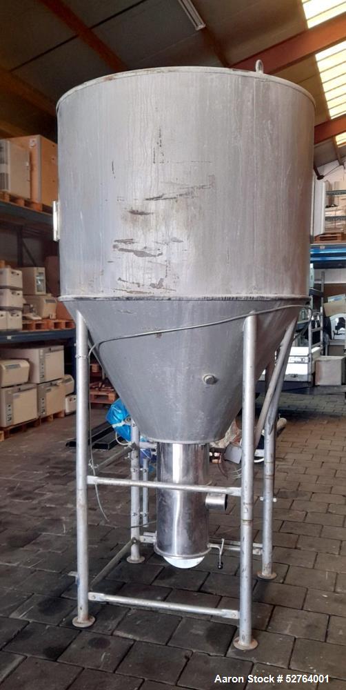 Used- GEA Niro Production Minor Spray Dryer, Stainless Steel. Approximate 46.8" (1200 mm) diameter x 31.2" (800 mm) straight...